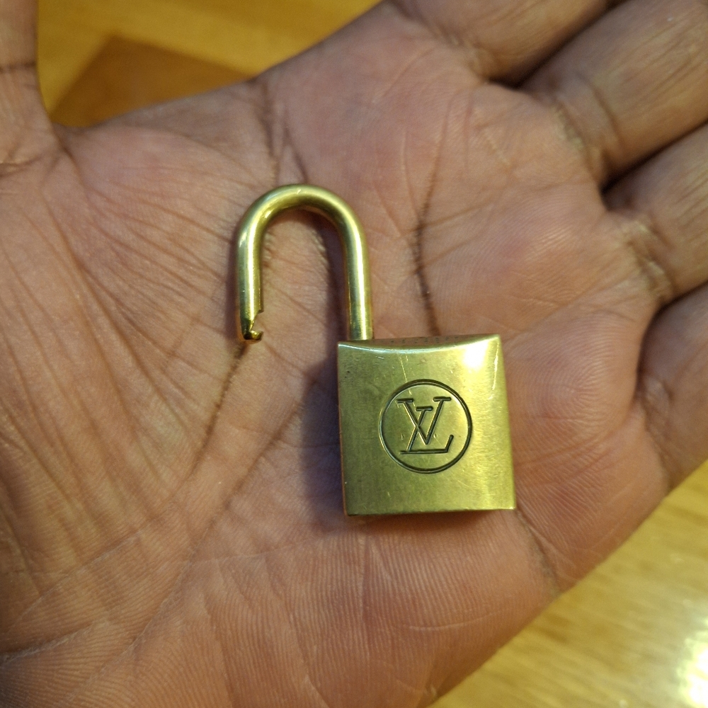 Rare Vintage Louis Vuitton Lock & Key #220 - Picture 5 of 8
